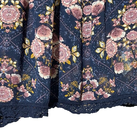 Knox Rose Size XS Boho Floral Smocked Peasant Blouse Navy Pink Lace Hem - Picture 4 of 9